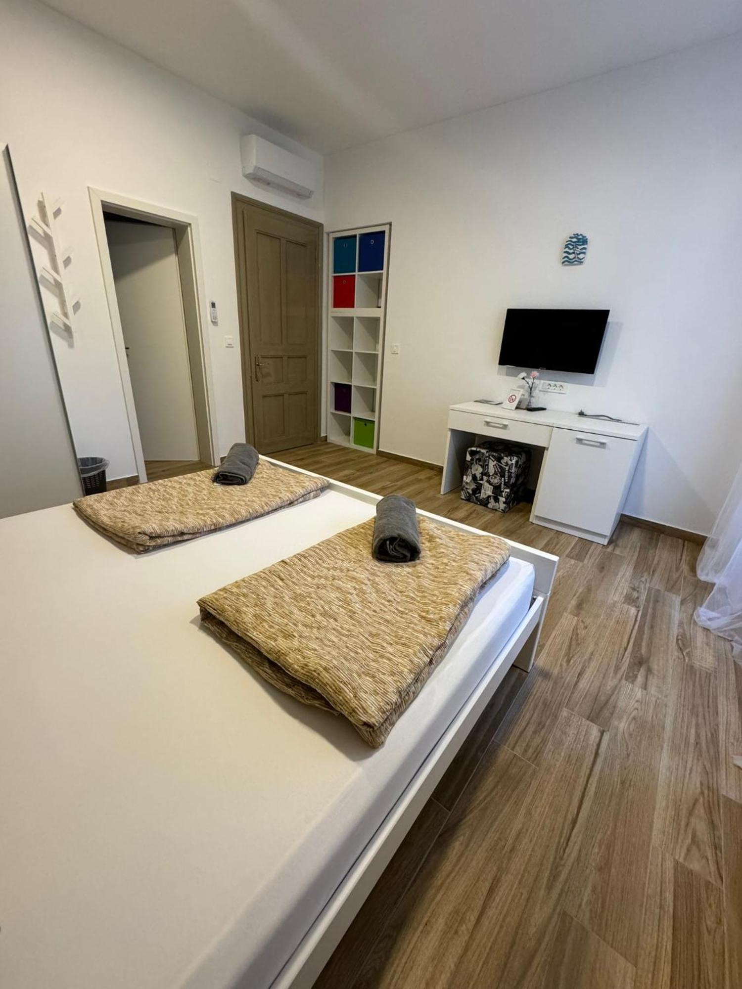 Villa Lovorka By Villa Eva Omisalj Room photo