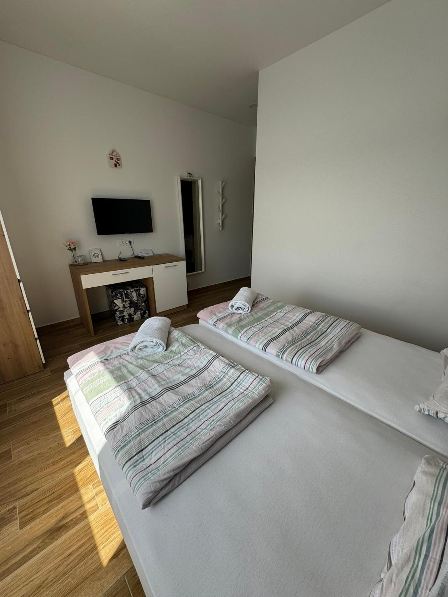 Villa Lovorka By Villa Eva Omisalj Room photo